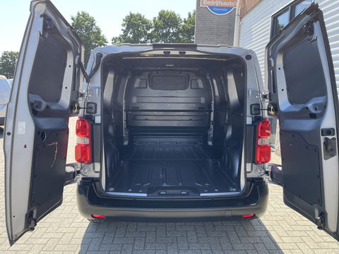 Citroën Jumpy 1.5 BlueHDI 120pk M Club L2H1 / vaste prijs rijklaar € 16.950 ex btw / lease vanaf € 285 / airco / cruise control / bijrijdersbank / grijs metallic / navigatie / euro 6 / bpm vrij