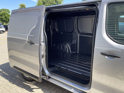 Citroën Jumpy 1.5 BlueHDI 120pk M Club L2H1 / vaste prijs rijklaar € 16.950 ex btw / lease vanaf € 285 / airco / cruise control / bijrijdersbank / grijs metallic / navigatie / euro 6 / bpm vrij