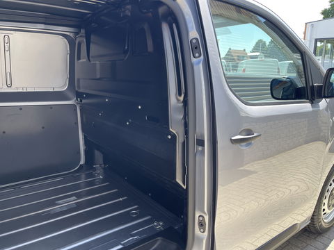 Citroën Jumpy 1.5 BlueHDI 120pk M Club L2H1 / vaste prijs rijklaar € 16.950 ex btw / lease vanaf € 285 / airco / cruise control / bijrijdersbank / grijs metallic / navigatie / euro 6 / bpm vrij