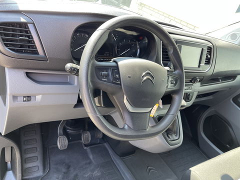 Citroën Jumpy 1.5 BlueHDI 120pk M Club L2H1 / vaste prijs rijklaar € 16.950 ex btw / lease vanaf € 285 / airco / cruise control / bijrijdersbank / grijs metallic / navigatie / euro 6 / bpm vrij