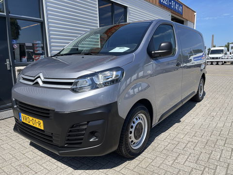 Citroën Jumpy 1.5 BlueHDI 120pk M Club L2H1 / vaste prijs rijklaar € 16.950 ex btw / lease vanaf € 285 / airco / cruise control / bijrijdersbank / grijs metallic / navigatie / euro 6 / bpm vrij