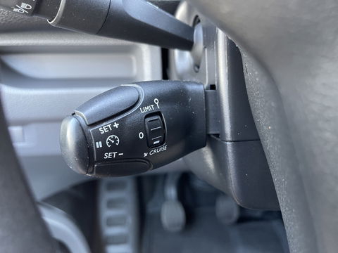 Citroën Jumpy 1.5 BlueHDI 120pk M Club L2H1 / vaste prijs rijklaar € 16.950 ex btw / lease vanaf € 285 / airco / cruise control / bijrijdersbank / grijs metallic / navigatie / euro 6 / bpm vrij