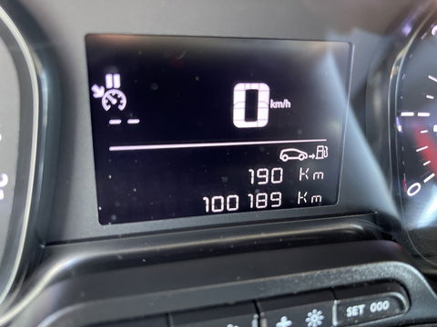 Citroën Jumpy 1.5 BlueHDI 120pk M Club L2H1 / vaste prijs rijklaar € 16.950 ex btw / lease vanaf € 285 / airco / cruise control / bijrijdersbank / grijs metallic / navigatie / euro 6 / bpm vrij