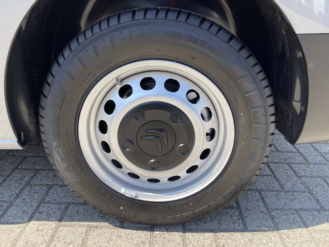 Citroën Jumpy 1.5 BlueHDI 120pk M Club L2H1 / vaste prijs rijklaar € 16.950 ex btw / lease vanaf € 285 / airco / cruise control / bijrijdersbank / grijs metallic / navigatie / euro 6 / bpm vrij