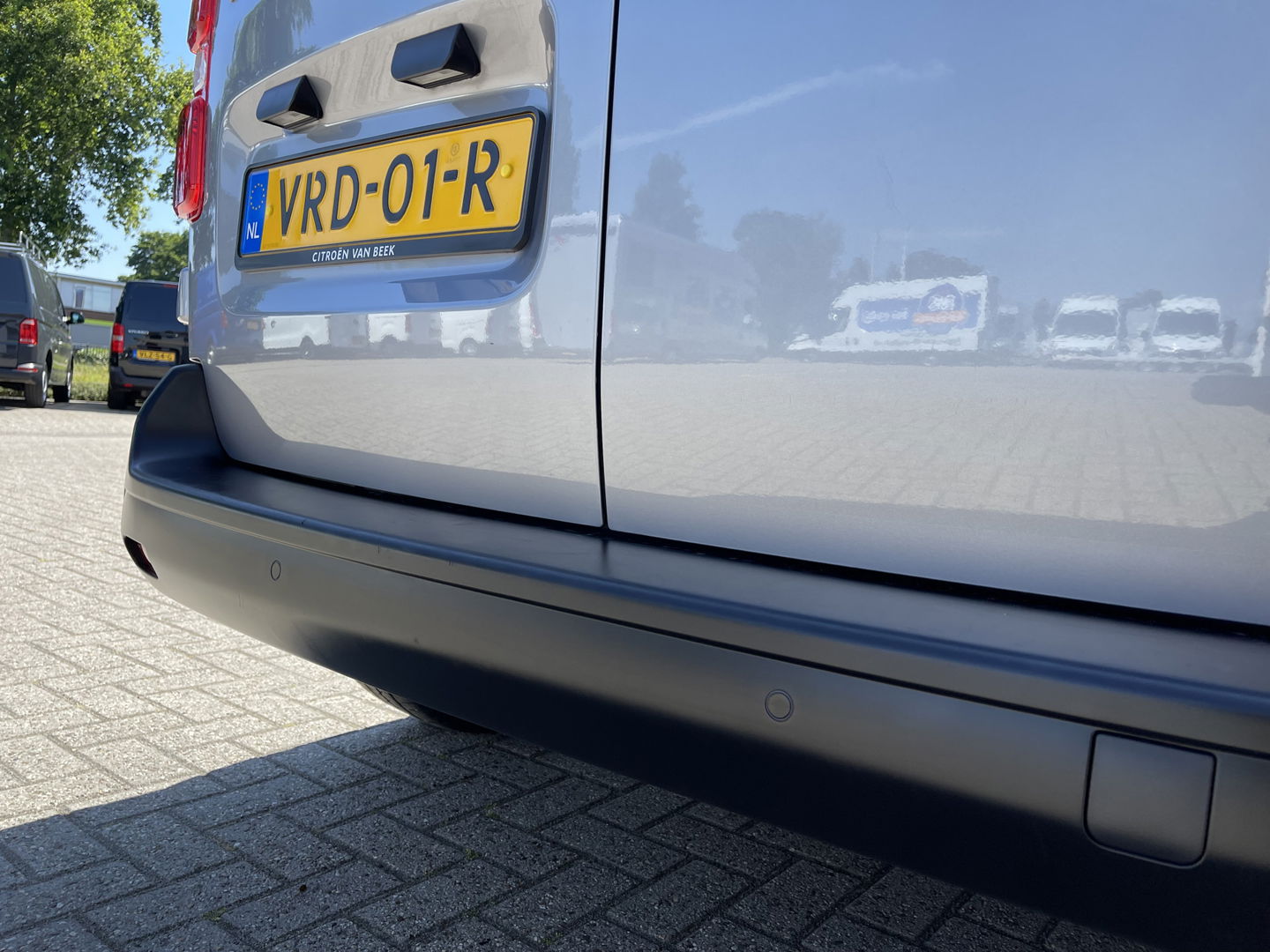 Citroën Jumpy 1.5 BlueHDI 120pk M Club L2H1 / vaste prijs rijklaar € 16.950 ex btw / lease vanaf € 285 / airco / cruise control / bijrijdersbank / grijs metallic / navigatie / euro 6 / bpm vrij