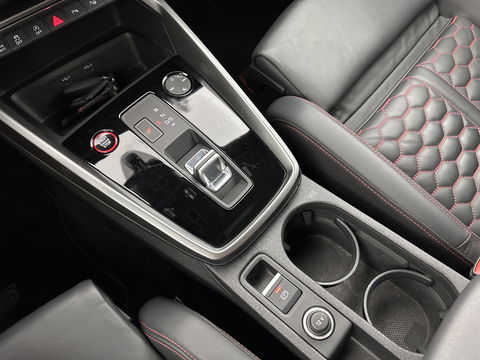Audi RS3 Sportback 2.5 TFSI quattro Aut. *PANO | HEAD-UP | MATRIX-LED | FULL-LED | ADAPTIVE-CRUISE | BLIND-SPOT | MEMORY-PACK | KEYLESS | SPORT-SEATS | CAMERA | DIGI-COCKPIT | AMBIENT-LIGHT | 19''ALU*