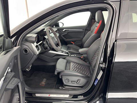 Audi RS3 Sportback 2.5 TFSI quattro Aut. *PANO | HEAD-UP | MATRIX-LED | FULL-LED | ADAPTIVE-CRUISE | BLIND-SPOT | MEMORY-PACK | KEYLESS | SPORT-SEATS | CAMERA | DIGI-COCKPIT | AMBIENT-LIGHT | 19''ALU*