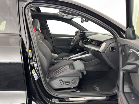 Audi RS3 Sportback 2.5 TFSI quattro Aut. *PANO | HEAD-UP | MATRIX-LED | FULL-LED | ADAPTIVE-CRUISE | BLIND-SPOT | MEMORY-PACK | KEYLESS | SPORT-SEATS | CAMERA | DIGI-COCKPIT | AMBIENT-LIGHT | 19''ALU*