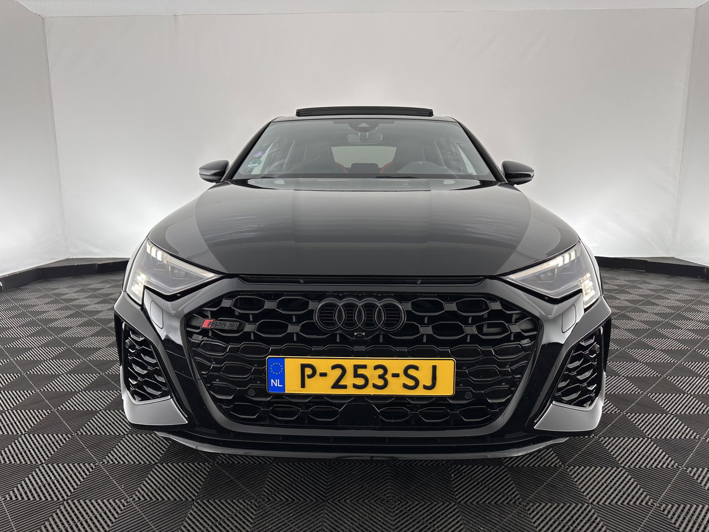 Audi RS3 Sportback 2.5 TFSI quattro Aut. *PANO | HEAD-UP | MATRIX-LED | FULL-LED | ADAPTIVE-CRUISE | BLIND-SPOT | MEMORY-PACK | KEYLESS | SPORT-SEATS | CAMERA | DIGI-COCKPIT | AMBIENT-LIGHT | 19''ALU*
