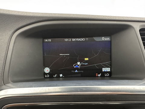 Volvo V60 2.4 D6 Twin Engine R-Design Aut. *PANO | LUXURY-LEATHER | BI-XENON | PREMIUM AUDIO | NAVI-FULLMAP | MEMORY-PACK | HEATED-COMFORTSEATS | TOWBAR | ECC | PDC | CRUISE | 18''ALU*