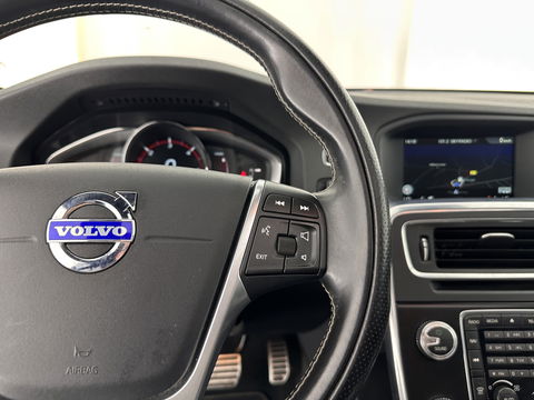 Volvo V60 2.4 D6 Twin Engine R-Design Aut. *PANO | LUXURY-LEATHER | BI-XENON | PREMIUM AUDIO | NAVI-FULLMAP | MEMORY-PACK | HEATED-COMFORTSEATS | TOWBAR | ECC | PDC | CRUISE | 18''ALU*