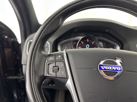 Volvo V60 2.4 D6 Twin Engine R-Design Aut. *PANO | LUXURY-LEATHER | BI-XENON | PREMIUM AUDIO | NAVI-FULLMAP | MEMORY-PACK | HEATED-COMFORTSEATS | TOWBAR | ECC | PDC | CRUISE | 18''ALU*