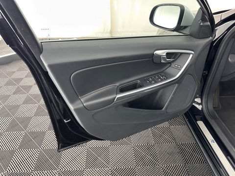 Volvo V60 2.4 D6 Twin Engine R-Design Aut. *PANO | LUXURY-LEATHER | BI-XENON | PREMIUM AUDIO | NAVI-FULLMAP | MEMORY-PACK | HEATED-COMFORTSEATS | TOWBAR | ECC | PDC | CRUISE | 18''ALU*