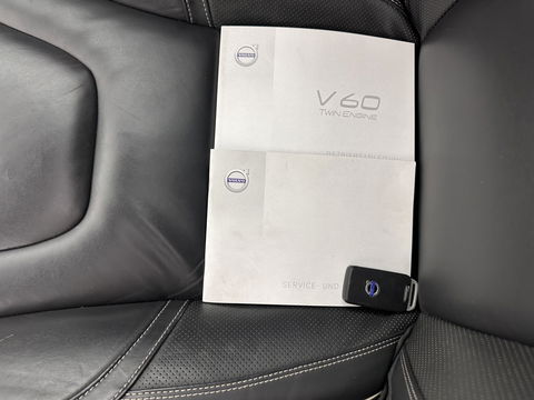 Volvo V60 2.4 D6 Twin Engine R-Design Aut. *PANO | LUXURY-LEATHER | BI-XENON | PREMIUM AUDIO | NAVI-FULLMAP | MEMORY-PACK | HEATED-COMFORTSEATS | TOWBAR | ECC | PDC | CRUISE | 18''ALU*