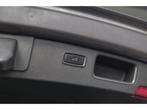 Porsche Macan S 3.0 D 258pk Panoramadak Bose Luchtvering Sport chrono Sportuitlaat Lane assist 20" LMV
