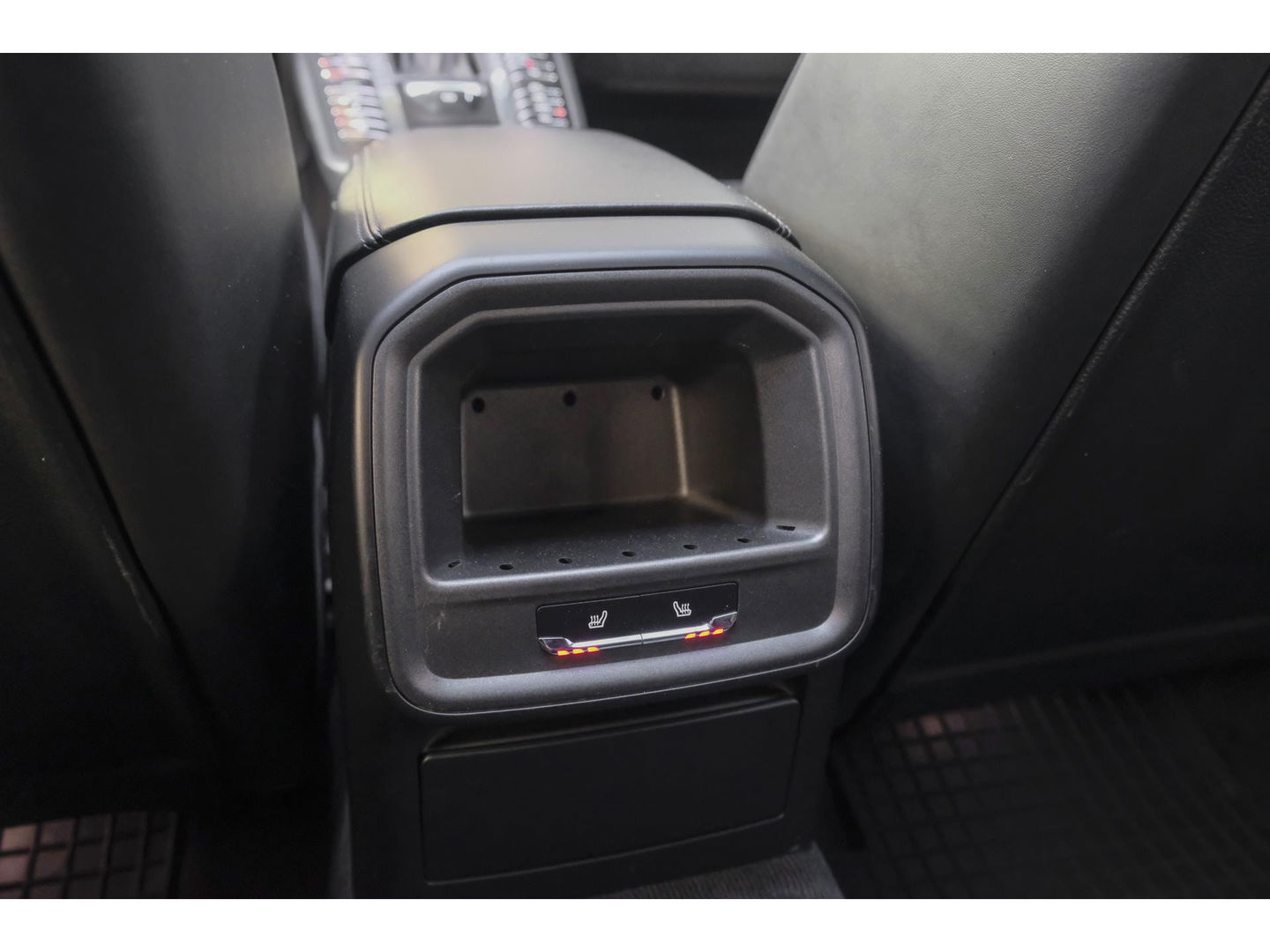 Porsche Macan S 3.0 D 258pk Panoramadak Bose Luchtvering Sport chrono Sportuitlaat Lane assist 20" LMV