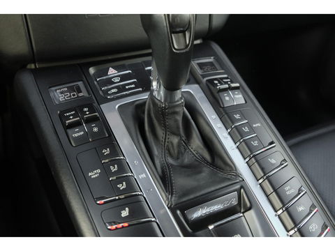 Porsche Macan S 3.0 D 258pk Panoramadak Bose Luchtvering Sport chrono Sportuitlaat Lane assist 20" LMV