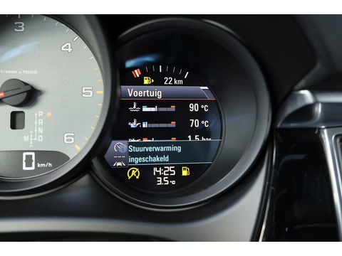 Porsche Macan S 3.0 D 258pk Panoramadak Bose Luchtvering Sport chrono Sportuitlaat Lane assist 20" LMV