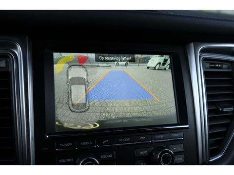 Porsche Macan S 3.0 D 258pk Panoramadak Bose Luchtvering Sport chrono Sportuitlaat Lane assist 20" LMV
