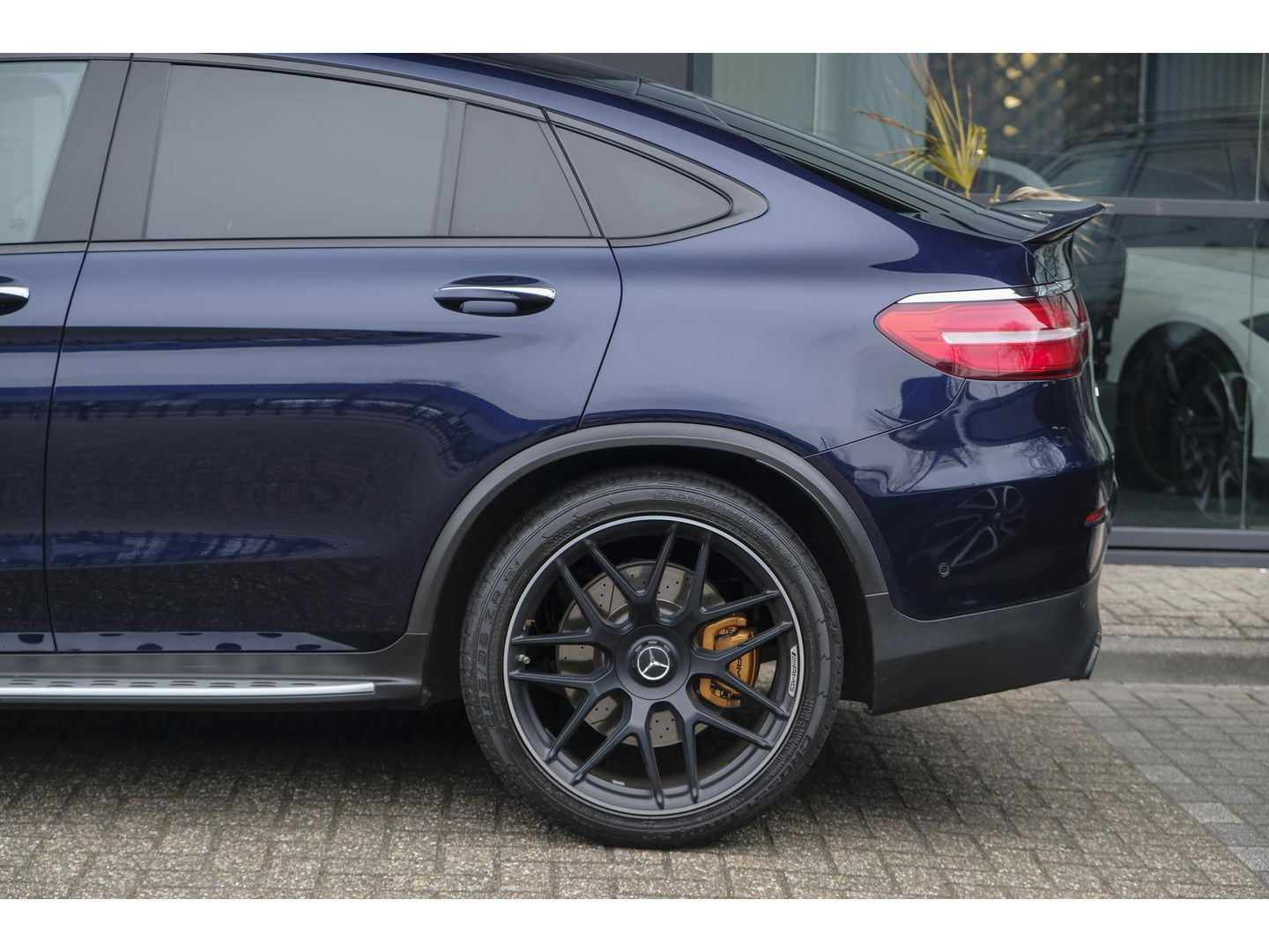 Mercedes-Benz GLC Coupé GLC63s AMG 510pk 4MATIC+ Keramisch Schuifdak Distronic+ Burmester Luchtvering Trekhaak Head-up VOL VOL VOL!!!