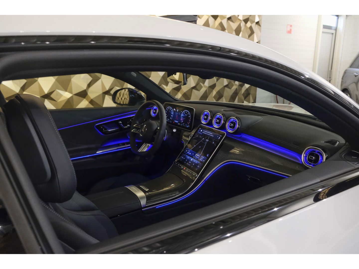 Mercedes-Benz CLE Coupé CLE200 AMG 204pk Panoramadak Night pakket *DIRECT RIJDEN* Burmester 3d *BTW* MBUX Distronic Sportsound 20" LMV