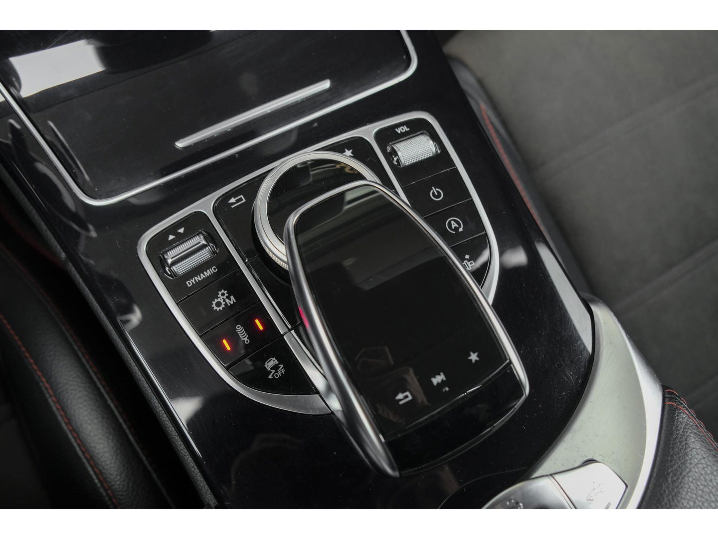 Mercedes-Benz C-Klasse Cabrio C43 AMG 4MATIC Airscarf CommandOnline Led Intelligent Stoelverwarming Designo