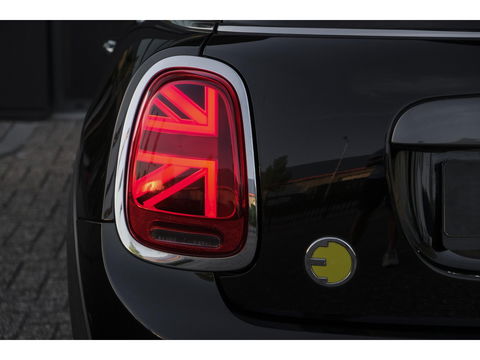 MINI Mini Electric Cooper SE 184pk 33 kWh Panoramadak Head-up *BTW* Leder Camera NLauto 17" LMV