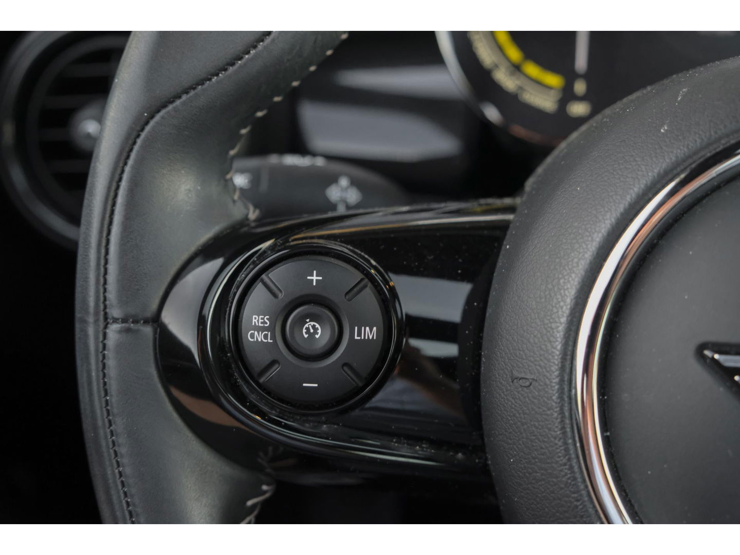 MINI Mini Electric Cooper SE 184pk 33 kWh Panoramadak Head-up *BTW* Leder Camera NLauto 17" LMV