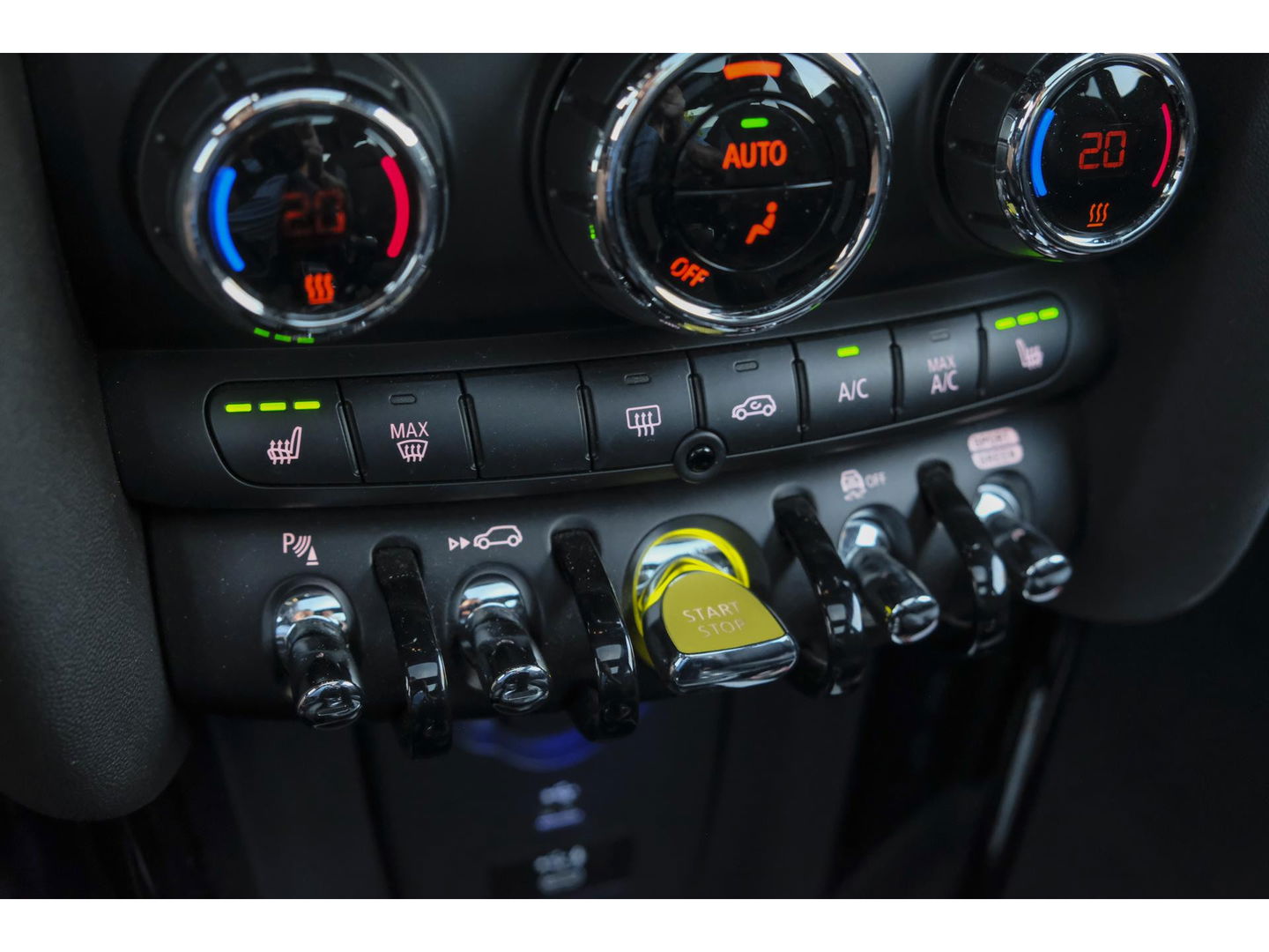 MINI Mini Electric Cooper SE 184pk 33 kWh Panoramadak Head-up *BTW* Leder Camera NLauto 17" LMV