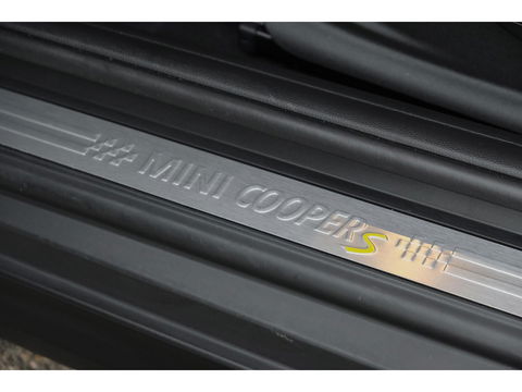 MINI Mini Electric Cooper SE 184pk 33 kWh Panoramadak Head-up *BTW* Leder Camera NLauto 17" LMV