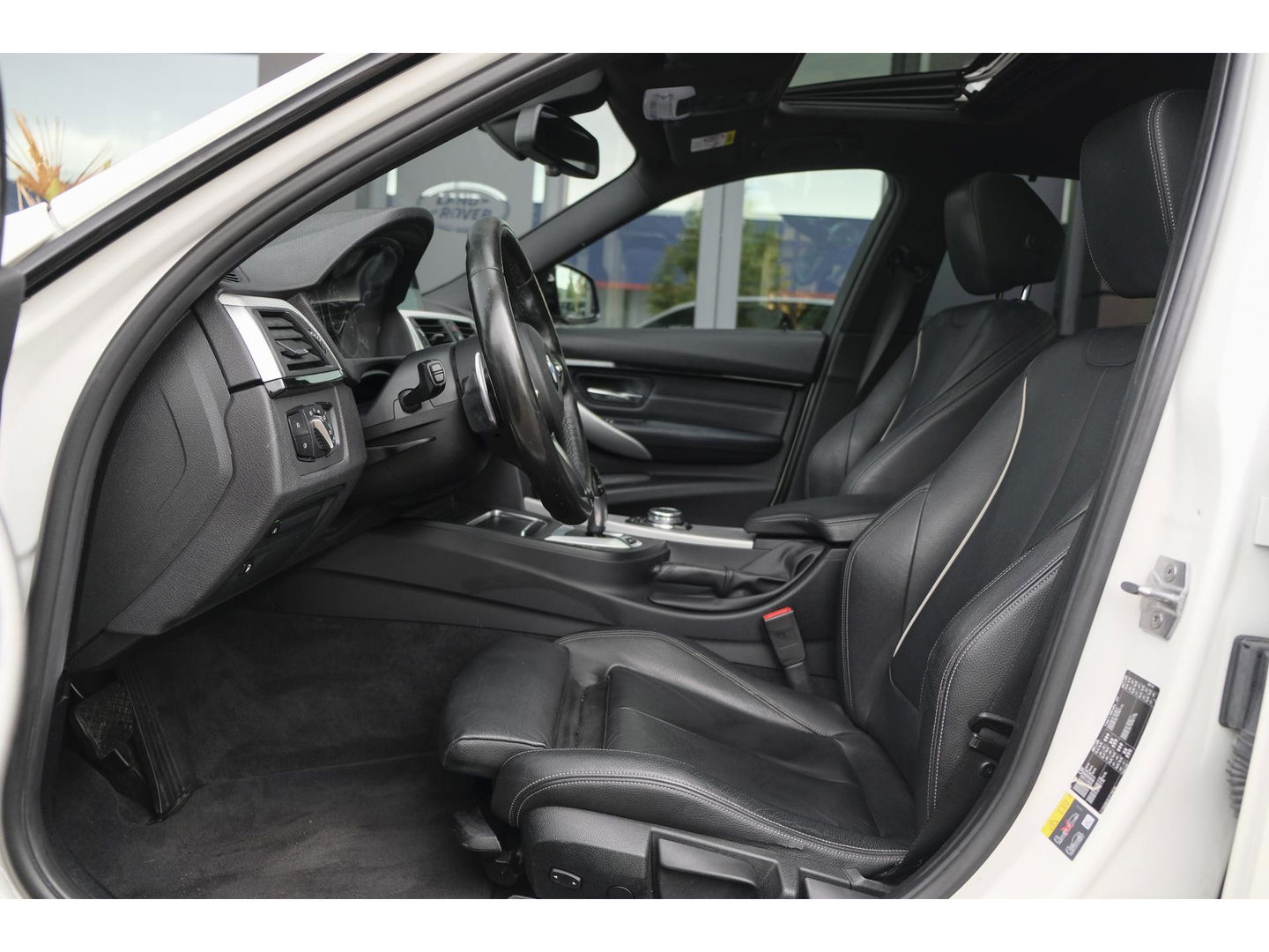 BMW 3-serie 330e 252pk M-Sport Schuifdak Harman/Kardon Head-up Leder Full led NLauto 19" LMV