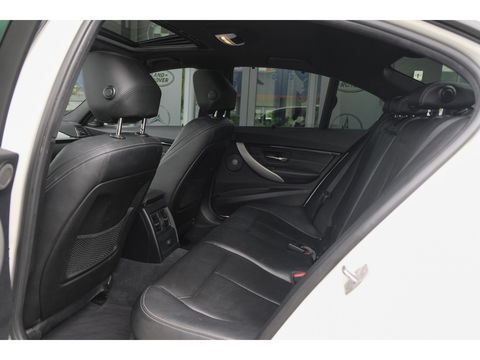 BMW 3-serie 330e 252pk M-Sport Schuifdak Harman/Kardon Head-up Leder Full led NLauto 19" LMV