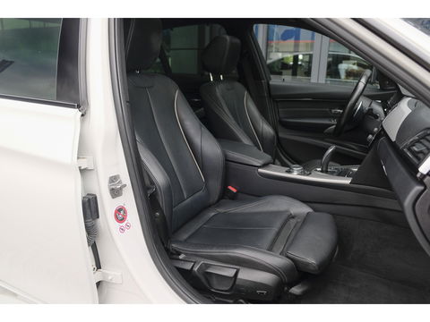 BMW 3-serie 330e 252pk M-Sport Schuifdak Harman/Kardon Head-up Leder Full led NLauto 19" LMV