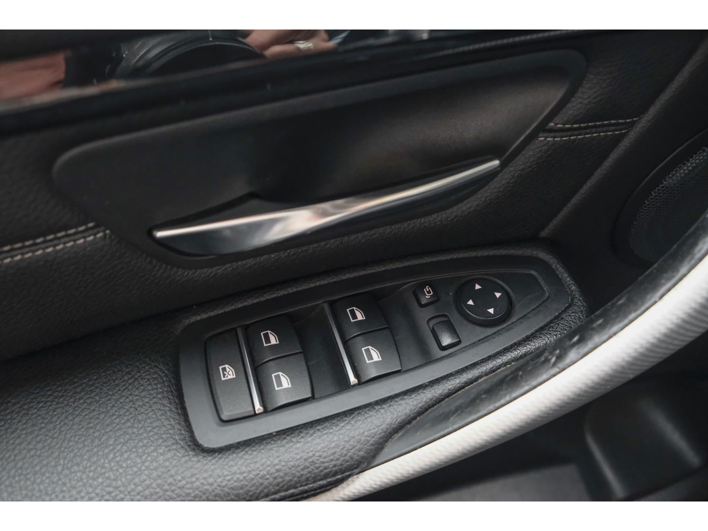 BMW 3-serie 330e 252pk M-Sport Schuifdak Harman/Kardon Head-up Leder Full led NLauto 19" LMV