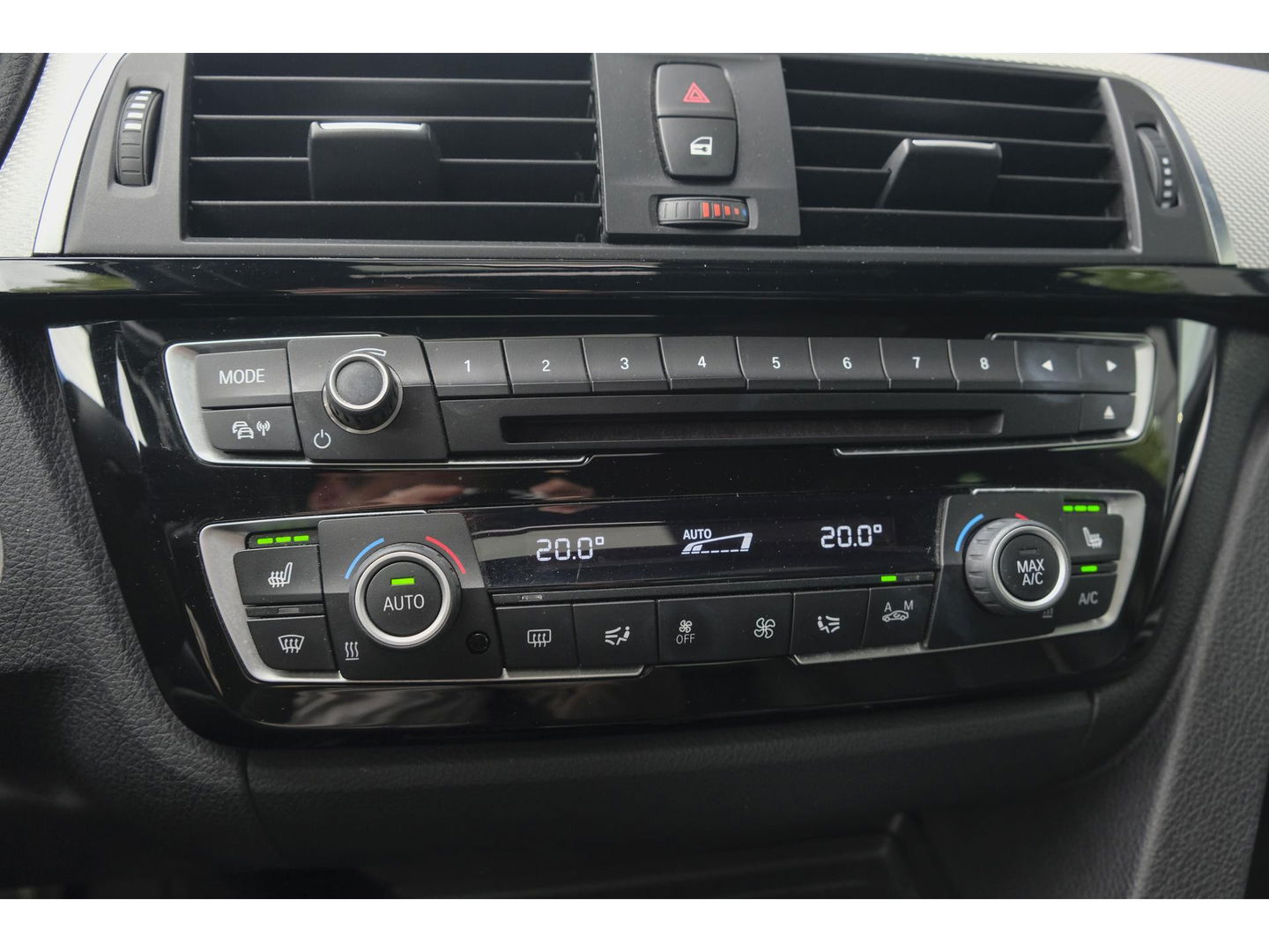 BMW 3-serie 330e 252pk M-Sport Schuifdak Harman/Kardon Head-up Leder Full led NLauto 19" LMV