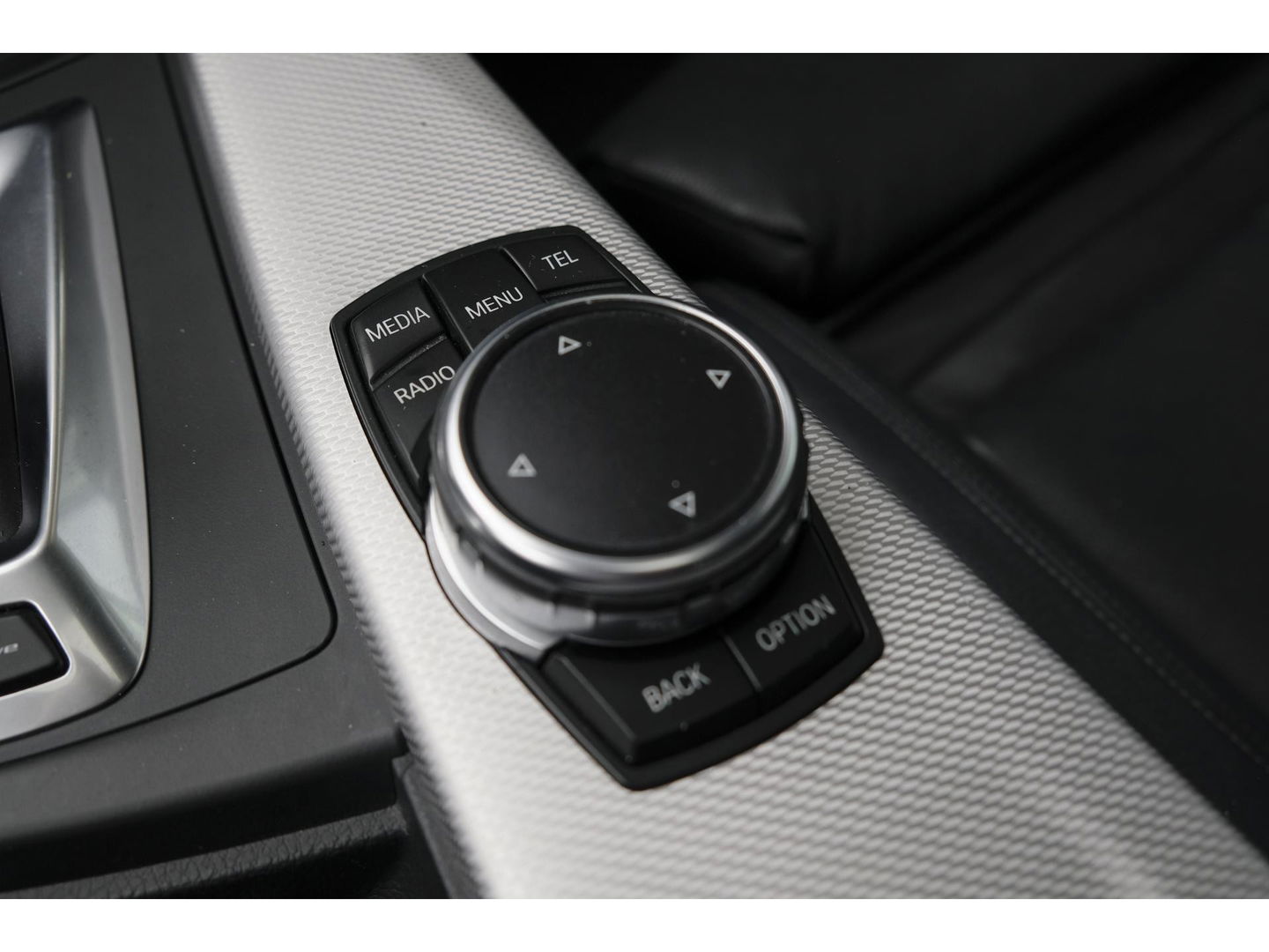 BMW 3-serie 330e 252pk M-Sport Schuifdak Harman/Kardon Head-up Leder Full led NLauto 19" LMV