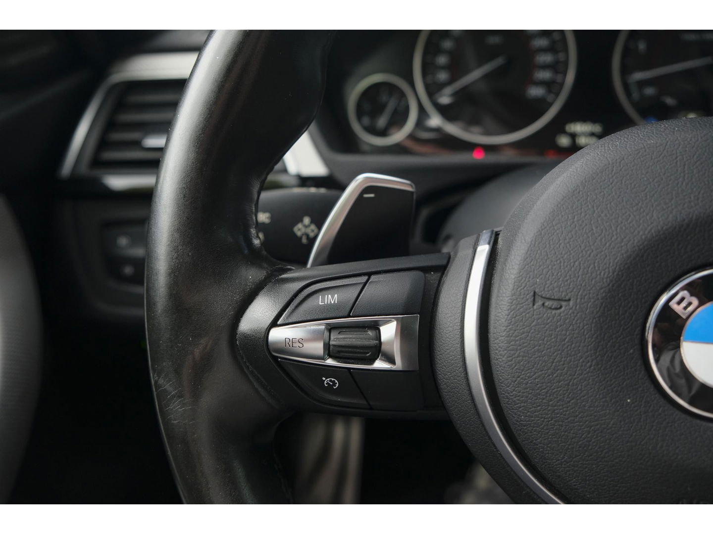 BMW 3-serie 330e 252pk M-Sport Schuifdak Harman/Kardon Head-up Leder Full led NLauto 19" LMV