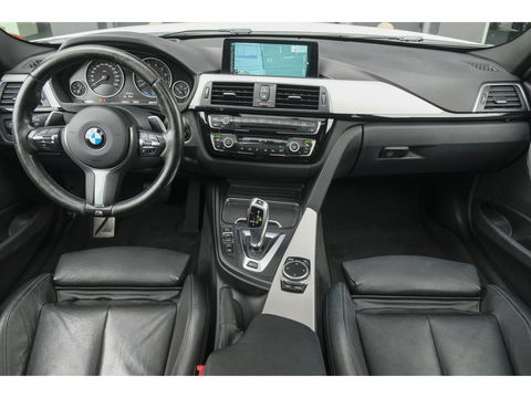 BMW 3-serie 330e 252pk M-Sport Schuifdak Harman/Kardon Head-up Leder Full led NLauto 19" LMV