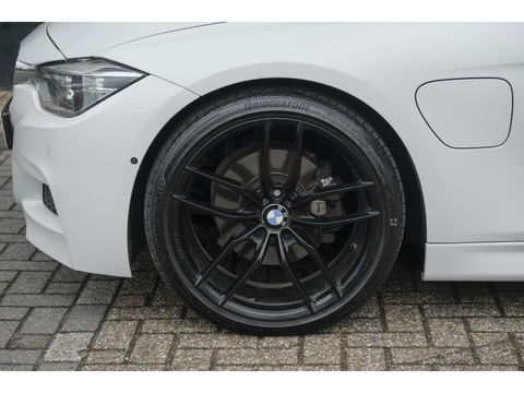 BMW 3-serie 330e 252pk M-Sport Schuifdak Harman/Kardon Head-up Leder Full led NLauto 19" LMV