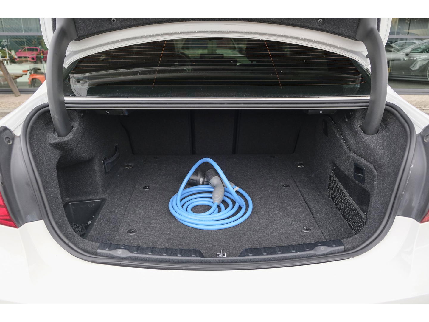BMW 3-serie 330e 252pk M-Sport Schuifdak Harman/Kardon Head-up Leder Full led NLauto 19" LMV