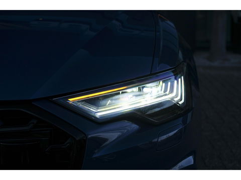 Audi A6 Avant 50 TFSIe 300pk Quattro S-line Facelift Panoramadak Bang&Olufsen *BTW* Trekhaak elec. Ascari blauw S6 diffusor Black pack