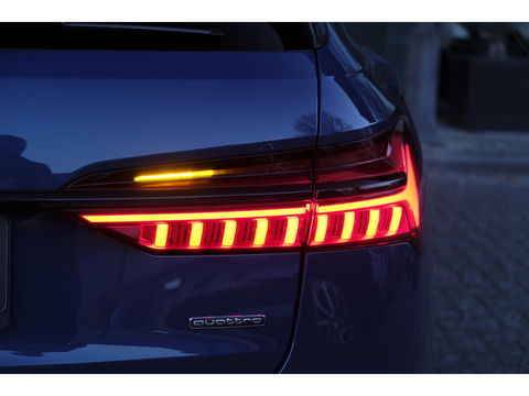 Audi A6 Avant 50 TFSIe 300pk Quattro S-line Facelift Panoramadak Bang&Olufsen *BTW* Trekhaak elec. Ascari blauw S6 diffusor Black pack