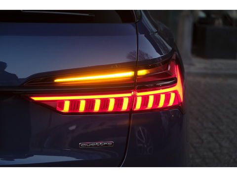 Audi A6 Avant 50 TFSIe 300pk Quattro S-line Facelift Panoramadak Bang&Olufsen *BTW* Trekhaak elec. Ascari blauw S6 diffusor Black pack