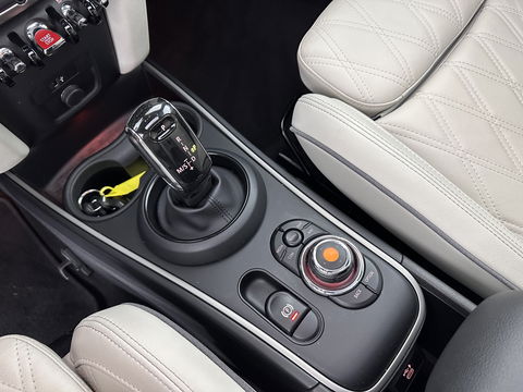 MINI Countryman 1.5 Cooper Business Edition Aut. *PANO | FULL-LEATHER | FULL-LED | HARMAN/KARDON | SPORT-SEATS | CAMERA | KEYKESS | DIGI-COCKPIT | NAVI-FULLMAP | ECC | PDC | CRUISE*