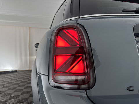 MINI Countryman 1.5 Cooper Business Edition Aut. *PANO | FULL-LEATHER | FULL-LED | HARMAN/KARDON | SPORT-SEATS | CAMERA | KEYKESS | DIGI-COCKPIT | NAVI-FULLMAP | ECC | PDC | CRUISE*