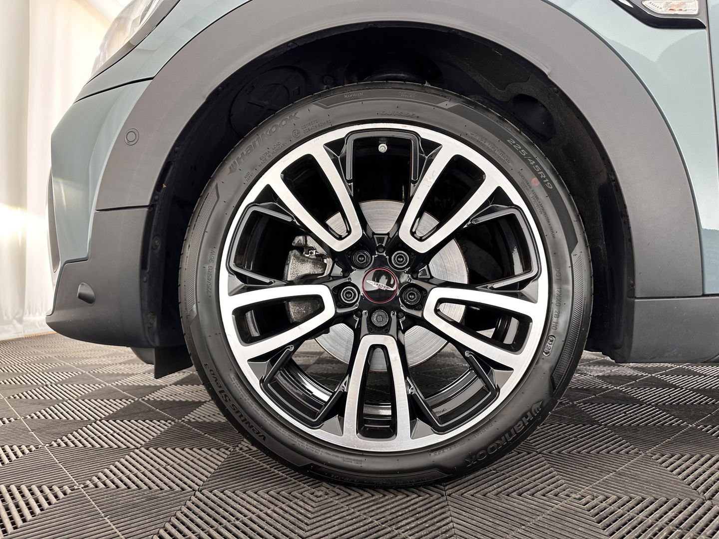 MINI Countryman 1.5 Cooper Business Edition Aut. *PANO | FULL-LEATHER | FULL-LED | HARMAN/KARDON | SPORT-SEATS | CAMERA | KEYKESS | DIGI-COCKPIT | NAVI-FULLMAP | ECC | PDC | CRUISE*