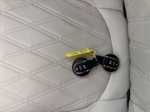 MINI Countryman 1.5 Cooper Business Edition Aut. *PANO | FULL-LEATHER | FULL-LED | HARMAN/KARDON | SPORT-SEATS | CAMERA | KEYKESS | DIGI-COCKPIT | NAVI-FULLMAP | ECC | PDC | CRUISE*