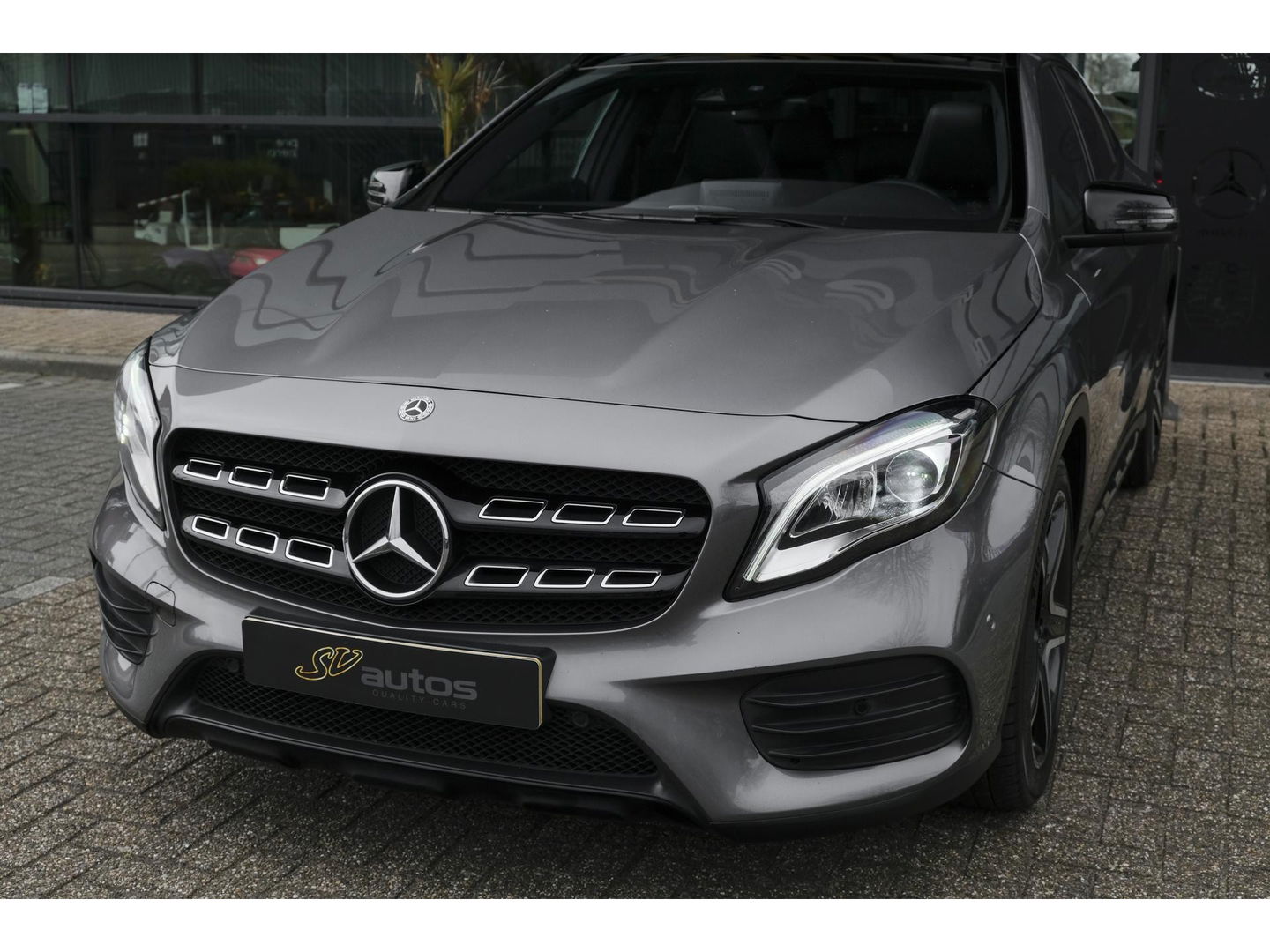 Mercedes-Benz GLA GLA180 AMG 122pk Panoramadak Night pakket Climate control Cruise control Trekhaak 19" LMV