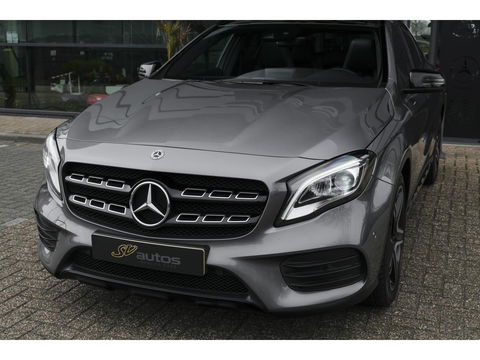 Mercedes-Benz GLA GLA180 AMG 122pk Panoramadak Night pakket Climate control Cruise control Trekhaak 19" LMV