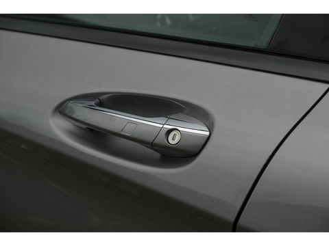 Mercedes-Benz GLA GLA180 AMG 122pk Panoramadak Night pakket Climate control Cruise control Trekhaak 19" LMV